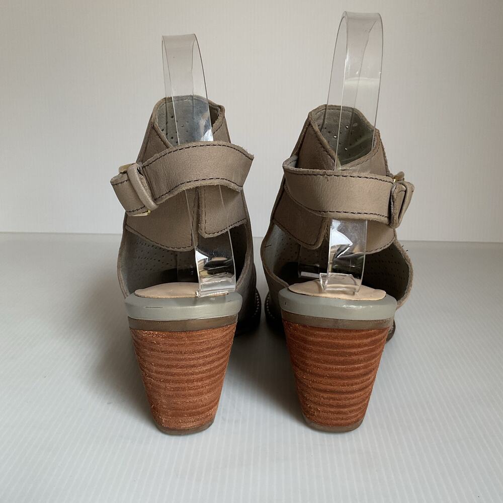 Cole Haan Gray Perforated Peep Toe Booties Heels Women 7.5B Cutout - Picture 5 of 11